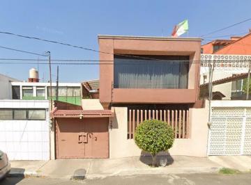 Casa de 3 habitaciones, Iztacalco · Casa en Venta en Calle Playa Azul, Militar Marte Iztacalco Cdmx