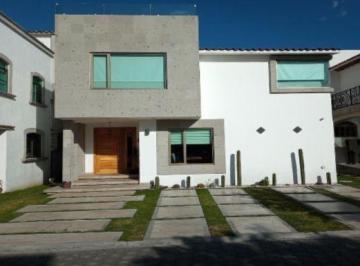 Casa de 3 habitaciones, Metepec · Casa en Venta en Metepec Condado del Valle