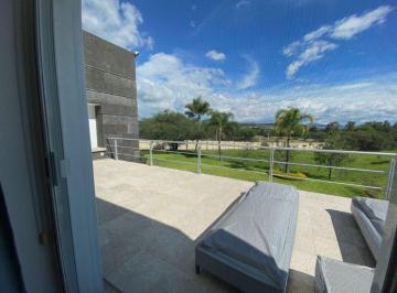 Casa · 430m² · 3 Recámaras · 4 Estacionamientos · Casa en Venta en Jurica Privada Regency
