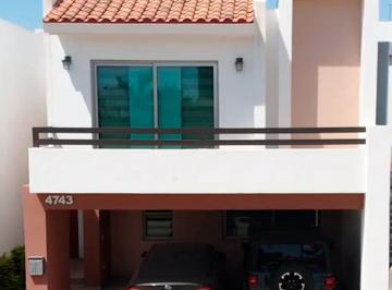 Casa · 202m² · 3 Recámaras · 2 Estacionamientos · Casa en Fraccionamiento Portalegre