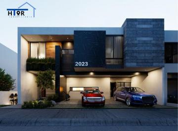 Casa · 610m² · 5 Recámaras · 3 Estacionamientos · Casa en Venta La Loma Club de Golf
