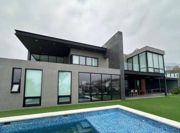 Casa · 800m² · 3 Recámaras · 4 Estacionamientos · Casa en Venta en Monterrey Zona Carretera Nacional Sierra Alta 9° Sector