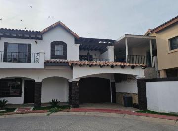 Casa · 189m² · 5 Recámaras · 3 Estacionamientos · Casa en Venta, La Toscana Residencial
