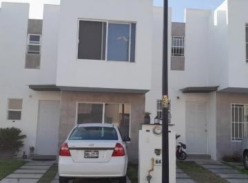Casa en condominio · 103m² · 3 Recámaras · 2 Estacionamientos · Casa en Venta en Paseos del Bosque