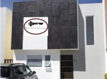 Casa en condominio · 3 Recámaras · 2 Estacionamientos · Casa en Renta en El Refugio