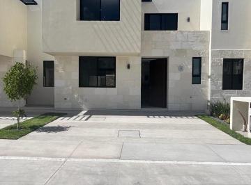 Casa en condominio · 160m² · 3 Recámaras · 2 Estacionamientos · Casa en Venta en Zakia