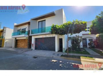 Casa · 183m² · 3 Recámaras · 2 Estacionamientos · Casa en Fraccionamiento Camino Real
