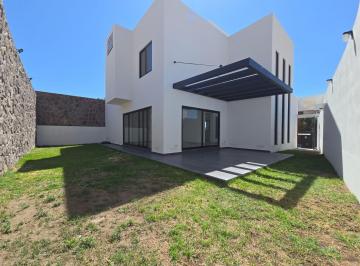 Casa · 341m² · 4 Recámaras · 3 Estacionamientos · Casa en Fraccionamiento La Vista