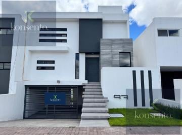Casa · 285m² · 3 Recámaras · 4 Estacionamientos · Casa en Venta en Colinas de Juriquilla