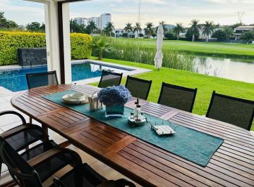 Casa de 4 habitaciones, Emiliano Zapata · Casa en Venta en Paraíso Country Club, Emiliano Zapata, Morelos.