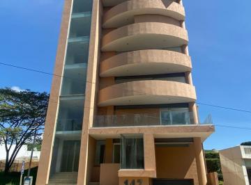 Edificio · 1857m² · 10 Estacionamientos · Edificio Comercial en Renta en Magnifica Ubicación