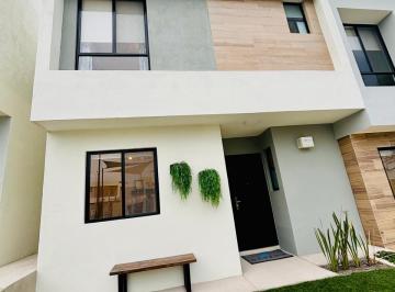 Casa de 3 habitaciones, Querétaro · Casa en Venta con Recámara en Planta Baja en Zakia Queretaro