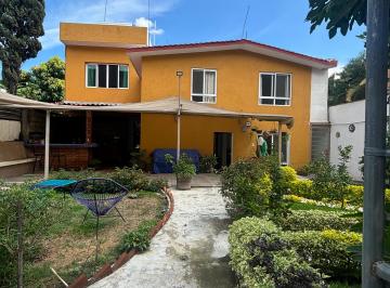 Casa de 6 habitaciones, Cuernavaca · Casa Sola en Venta Amplia Remodelada Cuernavaca Morelos Céntrica
