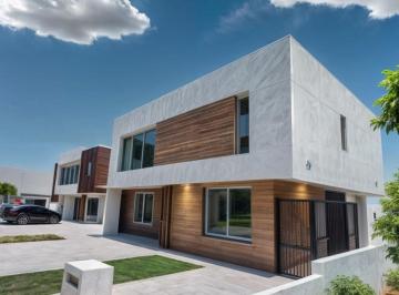 Casa de 4 habitaciones, Querétaro · Casa en Venta en Residencial Mallorca, 4 Recamaras, Estudio, Cto Serv, 3 Autos