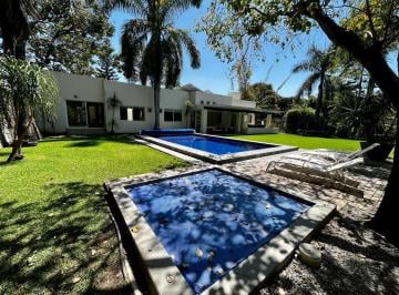 Casa · 410m² · 5 Recámaras · 3 Estacionamientos · Casa en Venta, Fraccionamiento Huertas de Llano Cuernavaca, Jiutepec Morelos