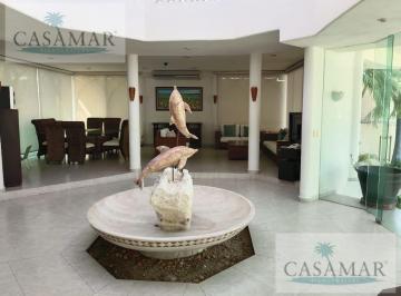 Casa · 450m² · 3 Recámaras · 4 Estacionamientos · Casa en Venta y en Renta