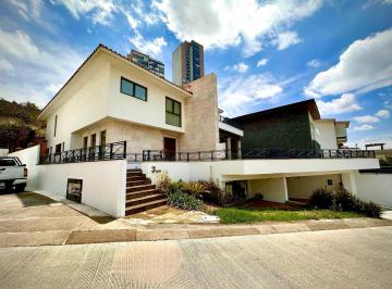 Casa de 3 habitaciones, Huixquilucan · Casa en Venta en Cerrada con Vigilanci en Club de Golf Vista Real