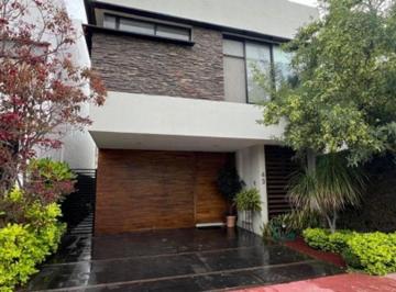 Casa en condominio · 239m² · 3 Recámaras · 2 Estacionamientos · Solares Coto Sonne Casa en Venta Zona Real
