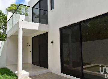 Casa · 194m² · 3 Recámaras · 2 Estacionamientos · Casa de 3 Recámaras en Venta en Residencial Via Cumbres Cancún Quintana Roo