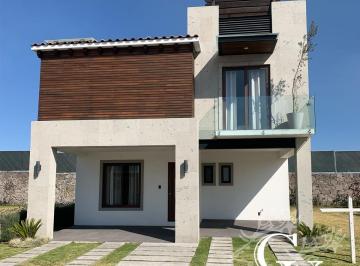 Casa en condominio · 298m² · 3 Recámaras · 4 Estacionamientos · Casa en Condominio en Condado del Valle