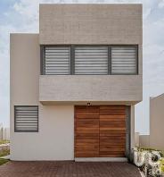 Casa · 135m² · 3 Recámaras · 2 Estacionamientos · Casa en Av Paseo de La Lila Oriente Lote Zizana, Fraccionamiento Zizana, 76245 Qro.