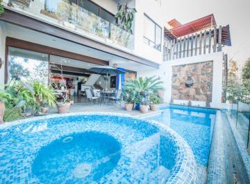 Villa de 3 habitaciones, Valle de Bravo · Casa en Venta en Valle de Bravo, Estado de México
