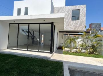 Casa de 3 habitaciones, Xochitepec · Estrene Moderna Casa con Alberca, en Fracc con Vigilancia, Xochitepec Morelos.
