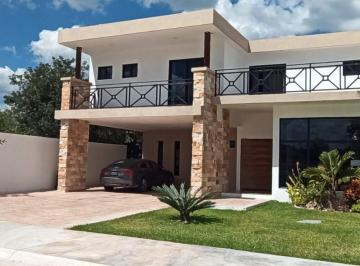 Casa · 472m² · 4 Recámaras · 4 Estacionamientos · Casa en Nortemerida de 4 Recámaras con Alberca - (4)