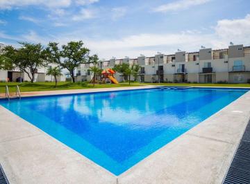 Casa de 3 habitaciones, Xochitepec · Casa con Terreno Excedente en Resid Real Santa Fe 2️ Disfruta de Sus Amenidades