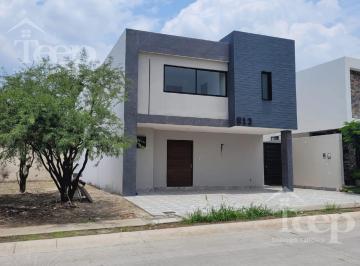 Casa · 205m² · 3 Recámaras · 2 Estacionamientos · Casa en Venta