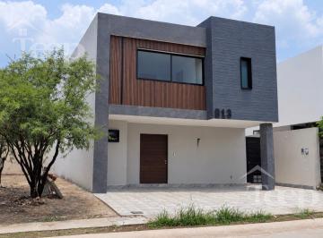 Casa · 205m² · 3 Recámaras · 2 Estacionamientos · Casa en Venta