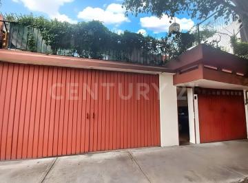 Casa · 262m² · 4 Recámaras · 3 Estacionamientos · Casa en Venta, Colonia del Carmen, Coyoacán, Ciudad de México.