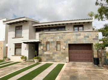 Casa en condominio de 4 habitaciones, Aguascalientes · Casa en Venta en Residencial Altaria, Propiedad Premium