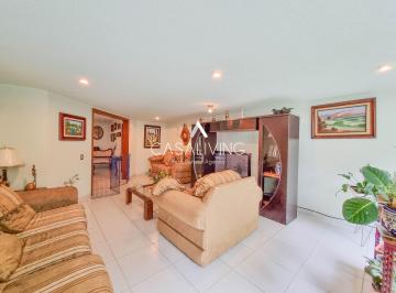 Sala · Residencia Para Actualizar, en Calle Tranquila