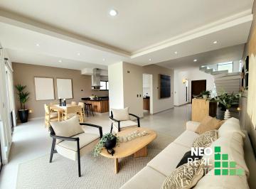 Casa de 3 habitaciones, Querétaro · Residencia con Sala de Tv y Baño en Cada Recamara en Nuevo Refugio