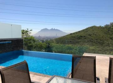 Casa · 590m² · 4 Recámaras · 3 Estacionamientos · Casa en Venta Residencial Dinastía Monterrey N L