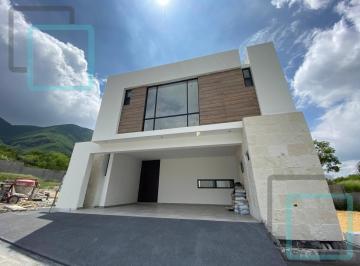 Casa · 338m² · 3 Recámaras · 3 Estacionamientos · Casa en Venta Pedregal de La Montaña Zona Carretera Nacional Monterrey