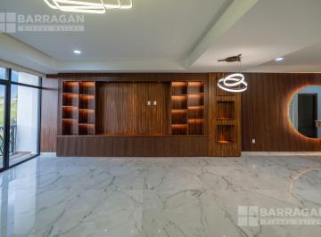 Departamento · 280m² · 3 Recámaras · 3 Estacionamientos · Departamento con 3 Habitaciones en Av Campanario con Vista Panorámica a Querétaro