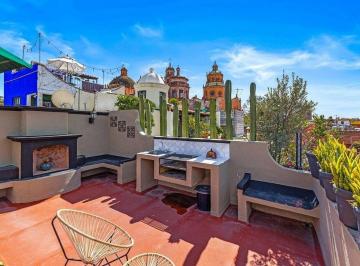 b641d91cd284c1f136549402b7c0b26460f18664f6321ef075e0931641560a77 · Departamento en El Centro de San Miguel de Allende con Rooftop