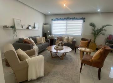 Casa de 3 habitaciones, Monterrey · Casa en Renta con Sótano en Linces Puerta de Hierro