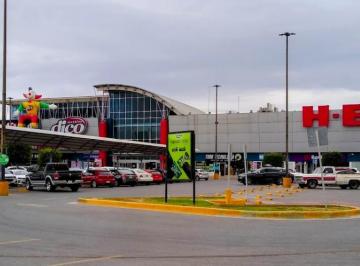 Local en centro comercial , San Luis Potosí · Amplio Local en Renta Junto a Heb, Plaza Real, Av Himno Nacional