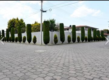 Casa en condominio · 639m² · 3 Recámaras · 7 Estacionamientos · Casa en Condominio en Campestre del Virrey, Metepec