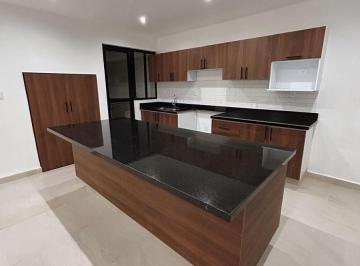 Casa · 260m² · 3 Recámaras · 3 Estacionamientos · Casa en Cimera