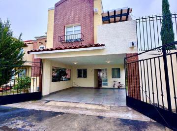 Casa · 135m² · 3 Recámaras · 4 Estacionamientos · Casa con Terreno en Real Toledo Pachuca