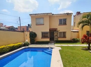 Casa en condominio de 3 habitaciones, Cuernavaca · Casa en Renta en Condominio con Alberca, Palapa y Porton Electrico!