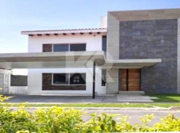Casa en condominio de 4 habitaciones, Emiliano Zapata · Casa con Vista Al Campo de Golf