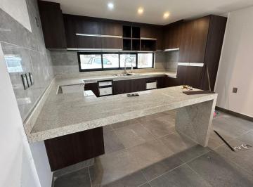 Casa · 260m² · 3 Recámaras · 2 Estacionamientos · Casa en Cimera