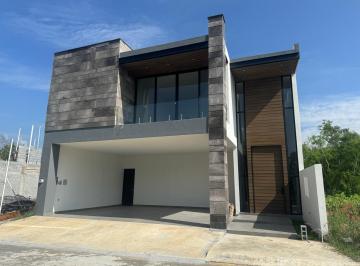 Casa · 349m² · 3 Recámaras · 2 Estacionamientos · Casa en Venta Fraccionamiento Aysso Zona Carretera Nacional Santiago