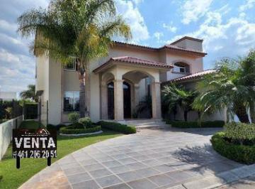 Casa de 4 habitaciones, Celaya · Hermosa Residencia en Venta en Alamo Country Club