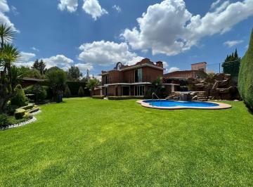 Casa · 602m² · 4 Recámaras · 6 Estacionamientos · Residencia en Venta